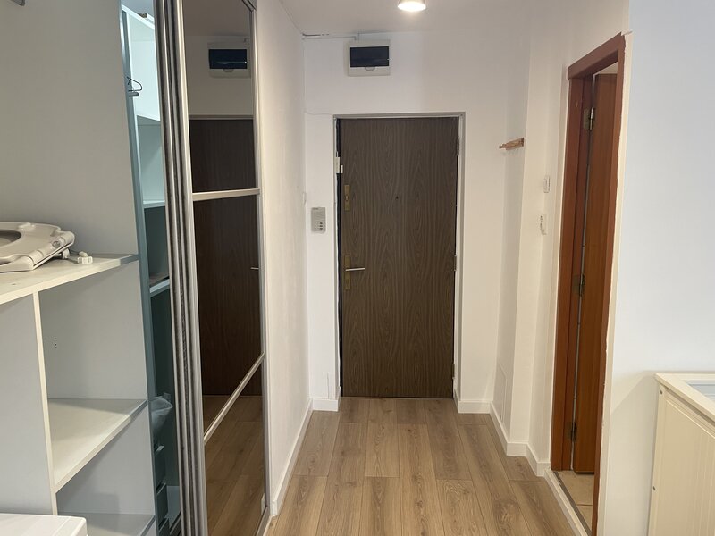 mall vitan strada vlaicu voda,